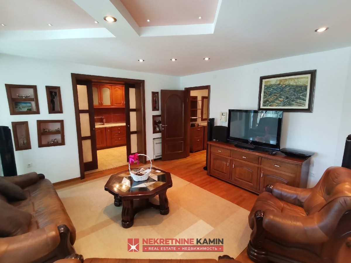 Stylishly Furnished Two-Bedroom Apartment near the Bus Station, Budva